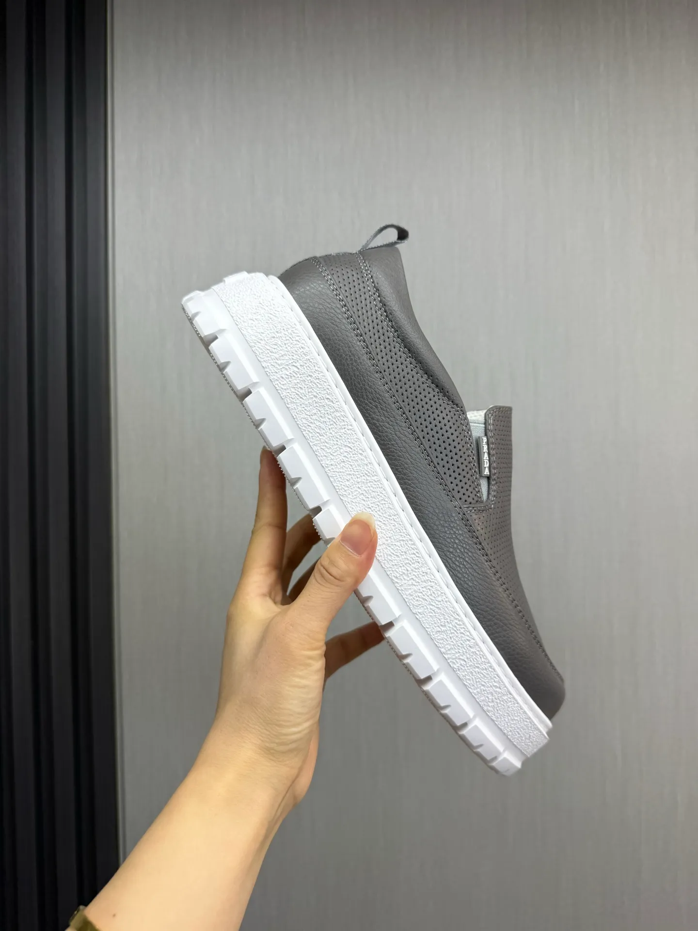Men's shoes 💰580💰 [PRADA] Men's shoes are popular in the counter, official website is synchronized, 1 high-quality shipment ✔️Imported cowhide punching + cowhide lining, 1🆚1 replica, original sole, 38-45 (45 customized, non-refundable)